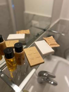 A bathroom at Le Tre Lune Suites