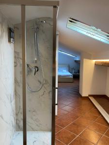 A bathroom at Le Tre Lune Suites Még 37 kép