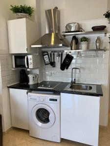 Kuchnia lub aneks kuchenny w obiekcie Apartament Benalmadena Puerto Marina