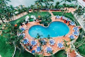 Hồ bơi trong/gần Century Riverside Hotel Hue