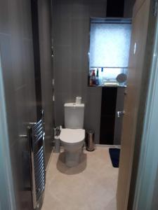 Phòng tắm tại Levens Terrace, Barrow Spa Therapy