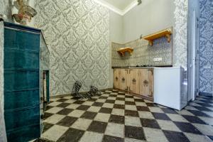 Virtuvė arba virtuvėlė apgyvendinimo įstaigoje Old Tbilisi Apart-Hotel