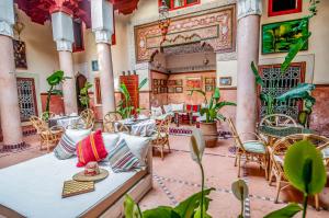 Ресторант или друго място за хранене в Riad Chorfa