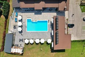 Bazén v ubytování 16 Lakes Hotel nebo v jeho okolí