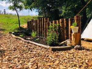 Zahrada ubytování Glamping Nad Meandry