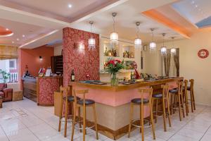 Nápoje v ubytování Dinos Hotel