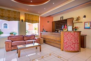 Posezení v ubytování Dinos Hotel