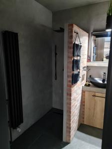 Kuchyňa alebo kuchynka v ubytovaní Apartament SPOKOLOKO Wiślańska Złoty B1