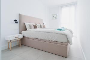 Posteľ alebo postele v izbe v ubytovaní Sealine Torrox Costa RY01 by HolidayAndaluz