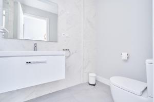 Kúpeľňa v ubytovaní Sealine Torrox Costa RY01 by HolidayAndaluz