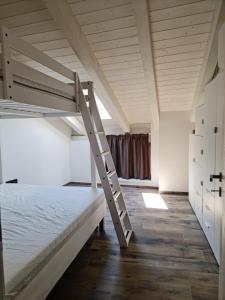 Ένα ή περισσότερα κρεβάτια σε δωμάτιο στο Chalet suite