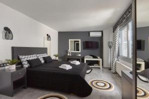 Ένα ή περισσότερα κρεβάτια σε δωμάτιο στο Seli Sea View Apartments and Studios