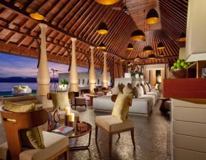 Ruang duduk di Gaya Island Resort - Small Luxury Hotels of the World