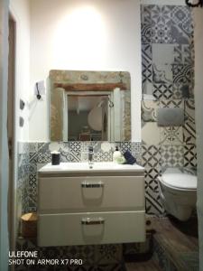 Ванная комната в Cœur de vigne à Colombier 24560