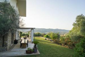 Градина пред El Toro Blanco Luxury Villa in Andalucia