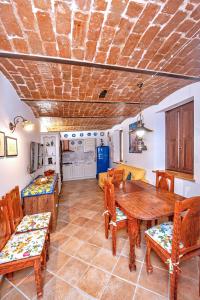 Zdjęcie z galerii obiektu B&B BONE NOVELLE dimora storica palazzo zuzi w mieście LʼAquila