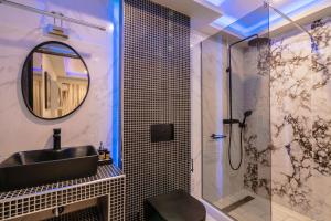 A bathroom at Rua Mat - Serene Villas with Modern Comfort, by ZanteWize