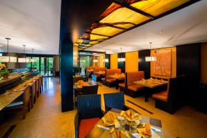 Coin salon dans l'établissement Villa del Palmar Cancun Luxury Beach Resort & Spa