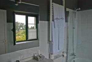 Koupelna v ubytování Hotel Rural La Raposera + 27 fotografií