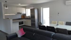 Küche/Küchenzeile in der Unterkunft APARTMAN KARLA