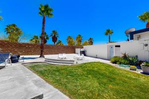 Gallery image of Poolside Modern Wexler Permit# 1261 in Palm Springs