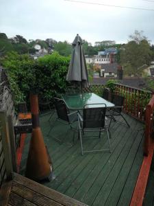 Un balcon sau o terasă la Captivating 3-Bed House in St Marychurch Torquay