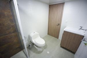 Ένα μπάνιο στο (201) Moderno Loft en Granada