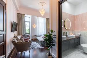 Gallery image of HOLT Old Town Suites with Balcony in Bucharest