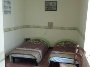 A bed or beds in a room at Gîte Meusnes, 3 pièces, 4 personnes - FR-1-491-243