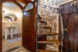 Kylpyhuone majoituspaikassa Cava d'Oro