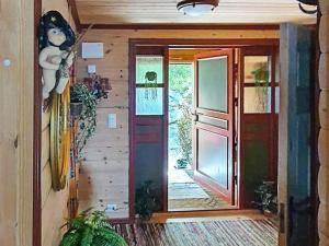 Gallery image of Four-Bedroom Holiday home in Hundeidvik in Hundeidvik