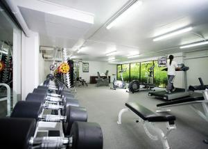 Fitness centrum a/nebo fitness zařízení v ubytování Phuket Orchid Resort and Spa