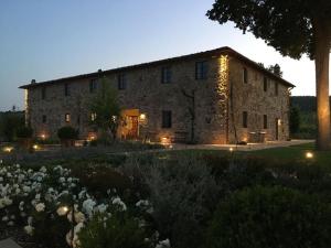A garden outside La Pietra Del Cabreo
