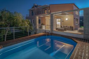 Bazén v ubytovaní Marinas Villas alebo v jeho blízkosti