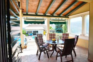 Balkón alebo terasa v ubytovaní Villa Lux Nina with six bedrooms, private pool, sauna