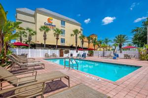 Gallery image of Comfort Suites Near Universal Orlando Resort in Orlando