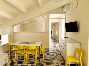 TV/trung tâm giải trí tại Boutique House Anna Franzò