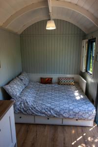 Gallery image of Lilac Hut Shepherds Hut in Tower Bridge