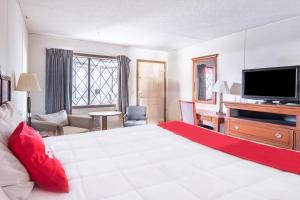 Katil atau katil-katil dalam bilik di OYO Hotel Windmill Branson