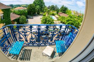 Balkón nebo terasa v ubytování HOTEL DES DAUPHINS