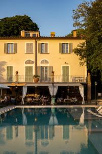 Bazén v ubytování Borgo I Vicelli Adults Only Relais nebo v jeho okolí