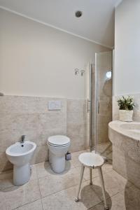 A bathroom at ACADAMIS - 4 min a piedi da Porta Susa