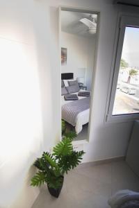 Postel nebo postele na pokoji v ubytování Apartment El Sueño - GREAT SEA VIEWS - infinity POOL - free Wifi- smart TV-Residence Senator