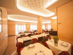 Restaurace v ubytování Hotel Manola