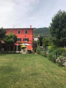 A garden outside Sweet home
