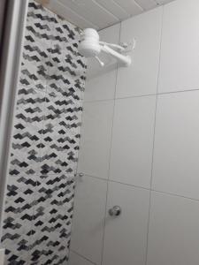 Koupelna v ubytování Cantinho da Neide + 50 fotografií