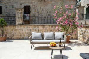 コトルにあるKatareo Apartmentsのギャラリーの写真