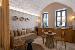 Część wypoczynkowa w obiekcie Kaminos Boutique Hotel