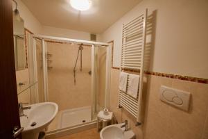 Koupelna v ubytování Casa Dolce + 37 fotografií