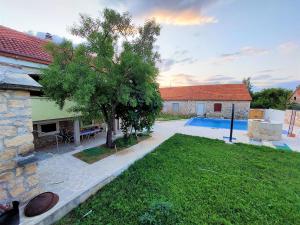 Fotografie z fotogalerie ubytování Holiday home Ana v destinaci Siverić